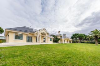 Chalet  Calle abedul. Venta de villa en prado largo