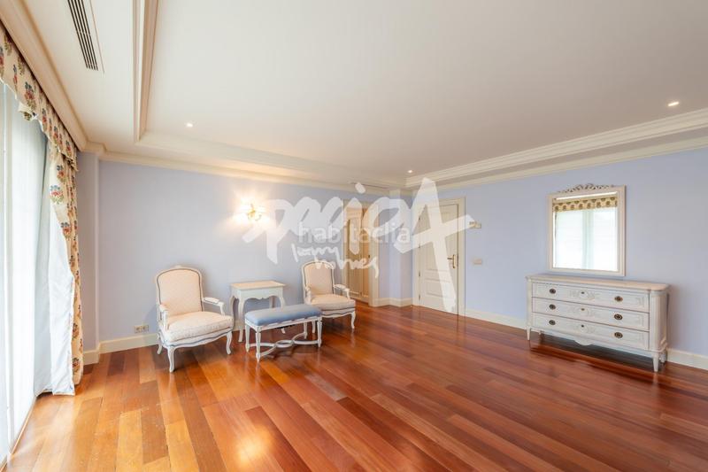 Foto f8cd7ac9-786d-41a7-a0b1-077831bec3f3. Chalet venta de villa en Prado Largo en Prado Largo Pozuelo de Alarcón