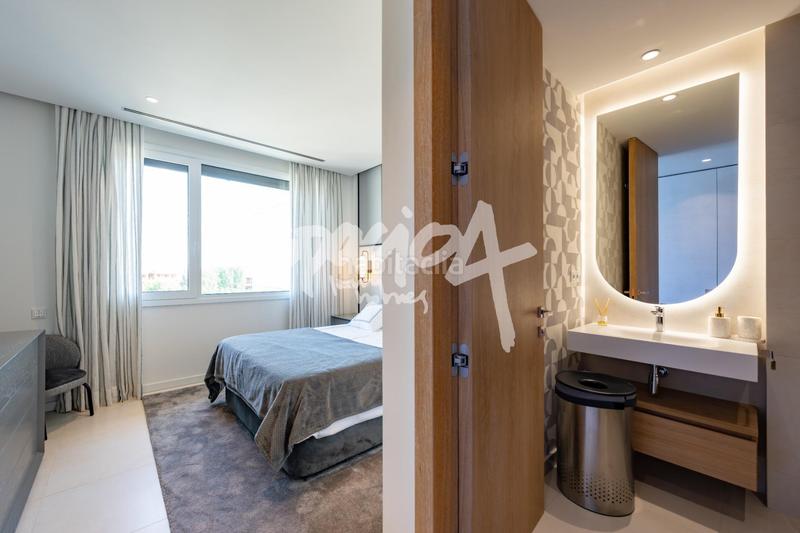 Foto db49c920-3774-4665-8be2-d385d3f189f3. Attico con riscaldamento piscina in Prado de Somosaguas Pozuelo de Alarcón