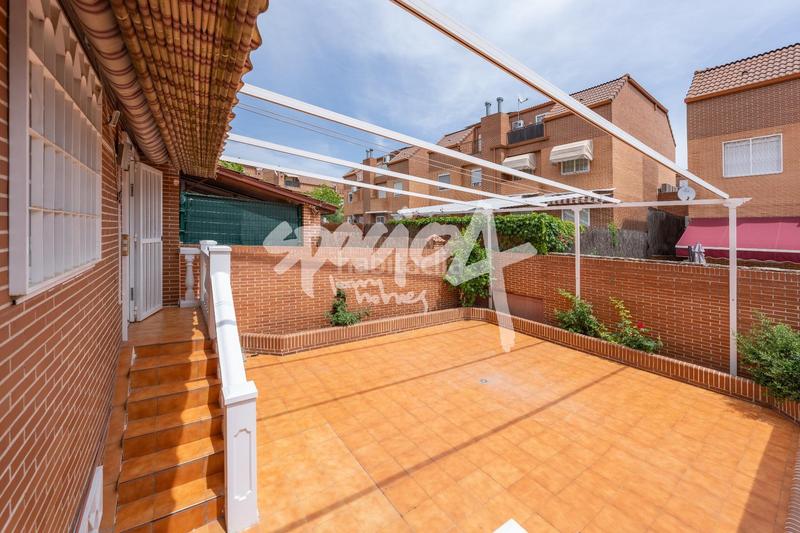Foto 37f5c9a1-1f54-40ff-a697-98e97025b5e0. Casa a schiera con riscaldamento parcheggio in La Garena Alcalá de Henares