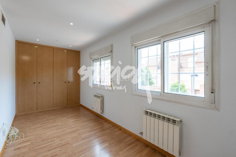 Foto 608a7ec4-ab11-41a3-ac38-9886db9edf0c. Casa a schiera con riscaldamento parcheggio in La Garena Alcalá de Henares