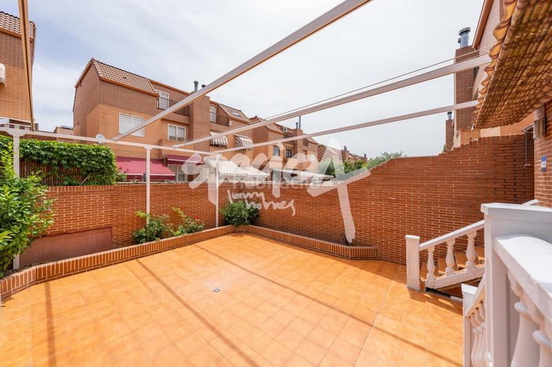 Foto d58cf773-cdb5-4b48-afcf-6159f114dcb8. Casa a schiera con riscaldamento parcheggio in La Garena Alcalá de Henares