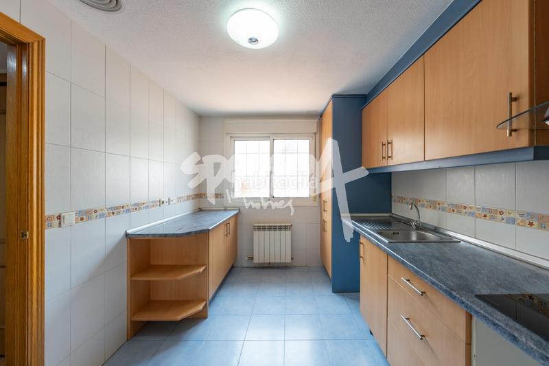 Foto dbcb8fa0-9c80-4092-8e00-940e2ffe7527. Casa a schiera con riscaldamento parcheggio in La Garena Alcalá de Henares