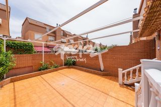 Chalet  Secundino zuazo. Chalet adosado en venta en la garena, alcalá de henares