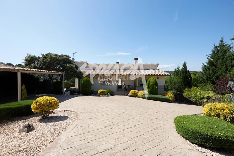 Foto 51180766-908d-40b3-b2bc-d82ab2d9b0f0. Chalet naturaleza, diseño y privacidad en jarabeltrán en Valdemorillo