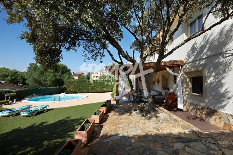 Foto c708df82-e878-47c5-9fb6-11651cdd536a. Chalet naturaleza, diseño y privacidad en jarabeltrán en Valdemorillo