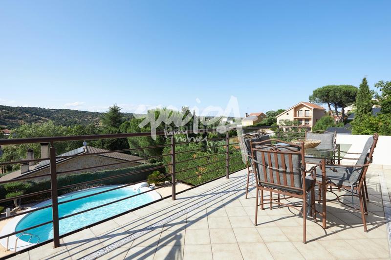 Foto e59dd071-a574-4edf-8077-3edd88af927d. Chalet naturaleza, diseño y privacidad en jarabeltrán en Valdemorillo