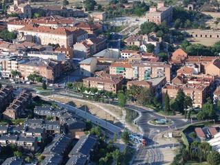 Local Comercial  Calle de santillana del mar. Local comercial con alta visibilidad y gran tráfico peatonal