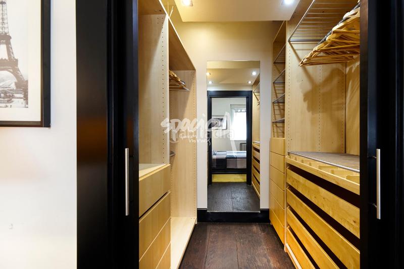 Foto 55a7c284-eabf-460d-b7ce-04ab7d921c46. Piso  reformado en venta en Universidad-Malasaña Madrid