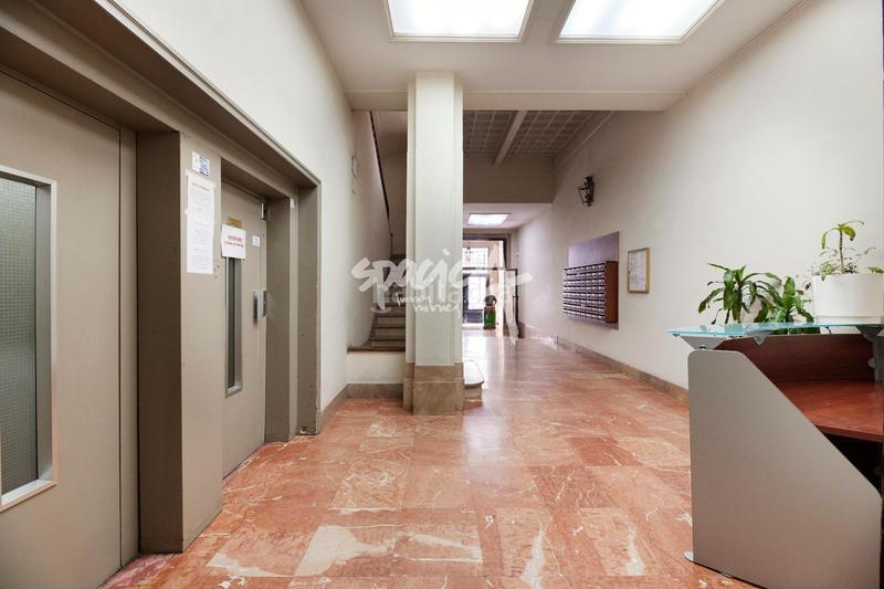 Foto e344ea71-9d43-4504-9b1c-caae62d5a8db. Piso  reformado en venta en Universidad-Malasaña Madrid