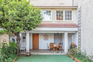 Semi detached house  Calle de fernando álvarez. Chalet adosado para reformar en venta