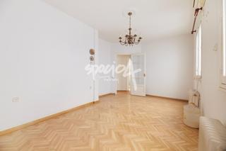 Pis  Avenida de pablo iglesias. Piso en venta en avenida de pablo iglesias sn