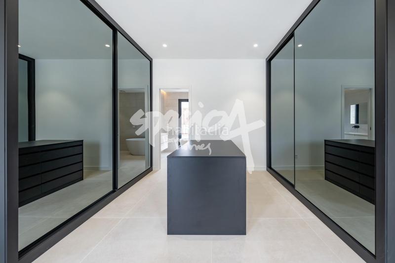 Foto 87d05230-c6ed-4450-913f-62ba0c7a2b14. Chalet mit pool in Las Lomas Boadilla del Monte