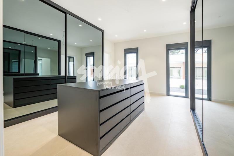 Foto e4f46ecf-2108-4866-9e08-57c5926f1e65. Chalet mit pool in Las Lomas Boadilla del Monte