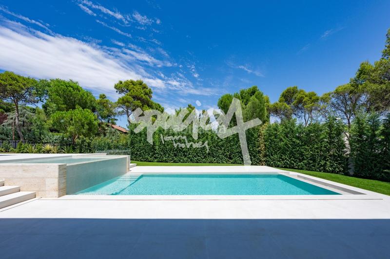 Foto e72f307d-b09f-4ece-8dea-2874dff6c349. Chalet mit pool in Las Lomas Boadilla del Monte