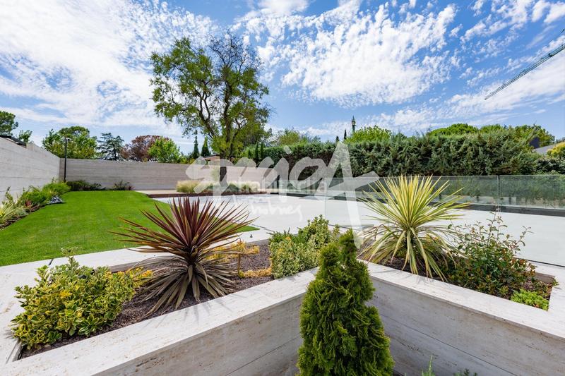 Foto ed7a92f5-661e-49ec-ba9d-e4f9799af405. Chalet mit pool in Las Lomas Boadilla del Monte