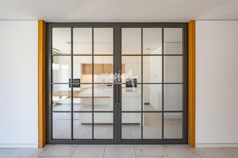 Foto 4079a3cf-83fa-4e34-b1fc-d0a8cedd675b. Planta baixa a Prado de Somosaguas Pozuelo de Alarcón