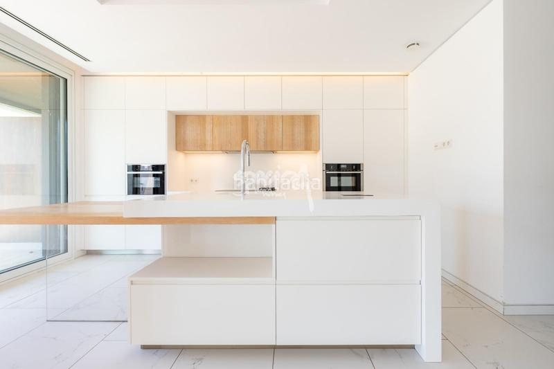 Foto a568dfc8-7fe2-4105-9b98-0aae8051f5fa. Planta baixa a Prado de Somosaguas Pozuelo de Alarcón