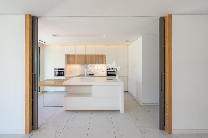 Foto d7b1df5f-fbc7-4559-bee6-69fb4d33e385. Planta baixa a Prado de Somosaguas Pozuelo de Alarcón