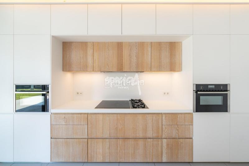 Foto ff7dfba5-f98b-45c4-a1b9-dd1554cc366b. Planta baixa a Prado de Somosaguas Pozuelo de Alarcón