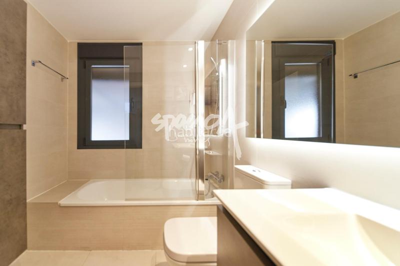 Foto 08d3bdc7-99bf-4b6b-abad-f322eda351f6. Casa amb calefacció aparcament piscina a Buenavista-Valparaíso-La Legua Toledo