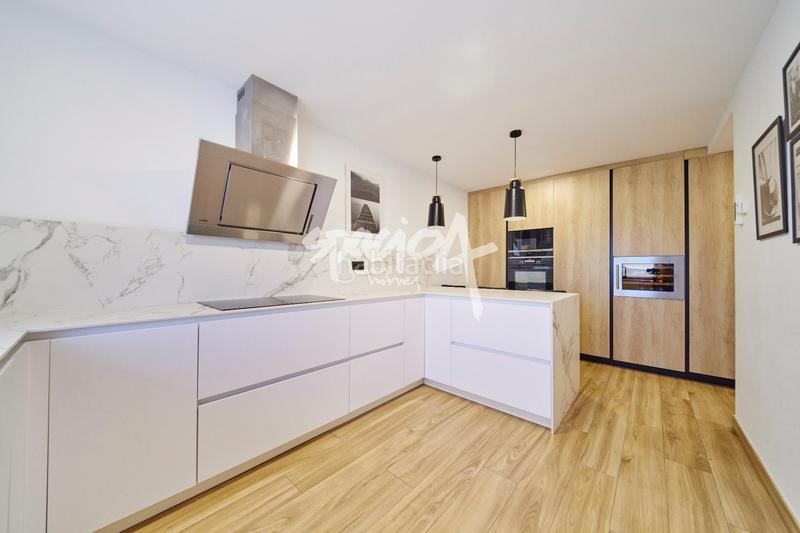 Foto 2202c8a1-75ce-4f33-8ff2-67546e0fdc01. Casa amb calefacció aparcament piscina a Buenavista-Valparaíso-La Legua Toledo