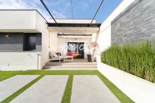 Casa  Legua-dehesa. Exclusividad, luz y eficiencia en la legua