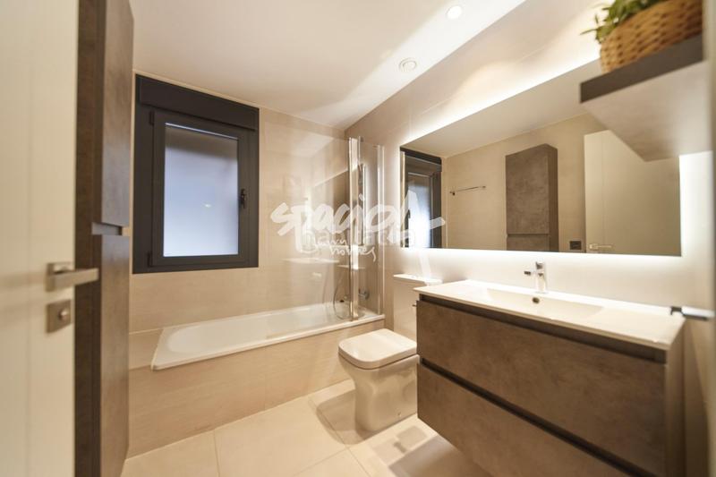 Foto c1c58019-3d5d-472f-b00d-3f0184bfd40b. Casa amb calefacció aparcament piscina a Buenavista-Valparaíso-La Legua Toledo