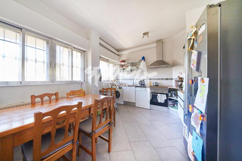 Foto a50046e8-ad71-4f60-b74d-3ba5b83e2965. Chalet mit heizung parking pool in Pueblo Pozuelo de Alarcón