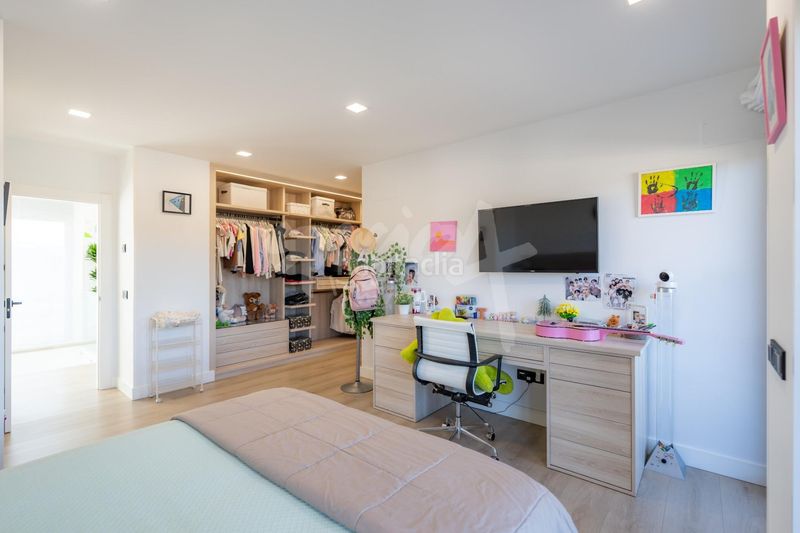 Foto 181799c6-32c9-48f9-8df0-7e73aeeb4345. Xalet amb aparcament piscina a Colmenarejo