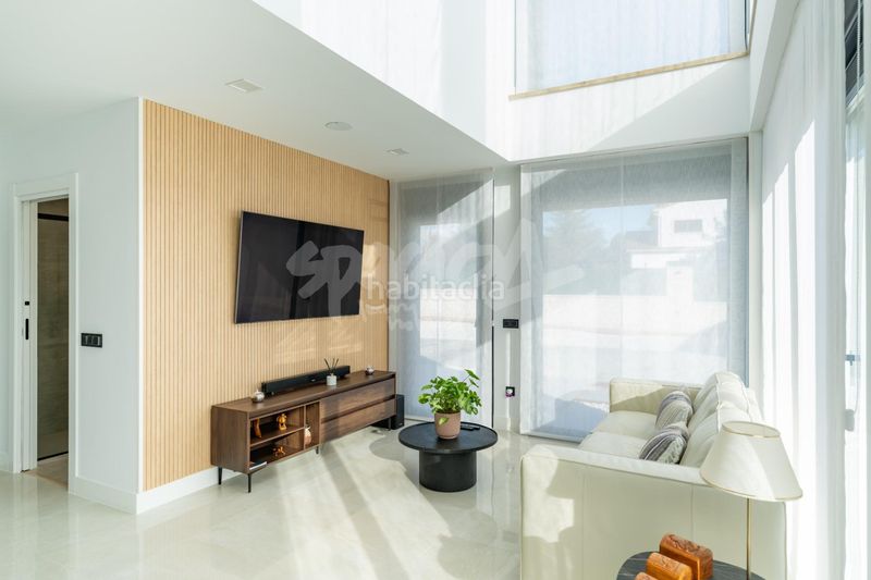 Foto 2bacf507-29f4-41f9-8d3d-a983c362dab5. Xalet amb aparcament piscina a Colmenarejo