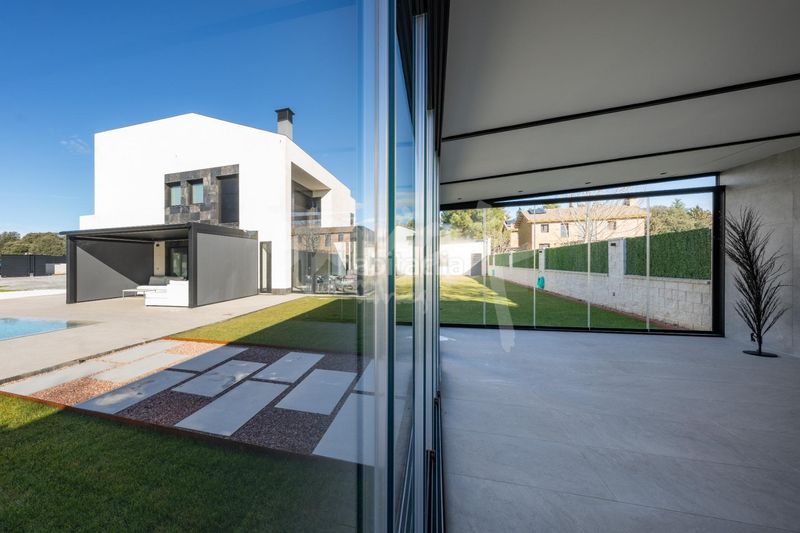 Foto 45a02610-847e-485e-80f0-37fcc7b4c896. Xalet amb aparcament piscina a Colmenarejo