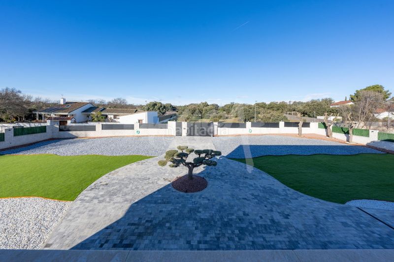 Foto 5599d1eb-0a97-4480-910d-8d986ac719cf. Xalet amb aparcament piscina a Colmenarejo