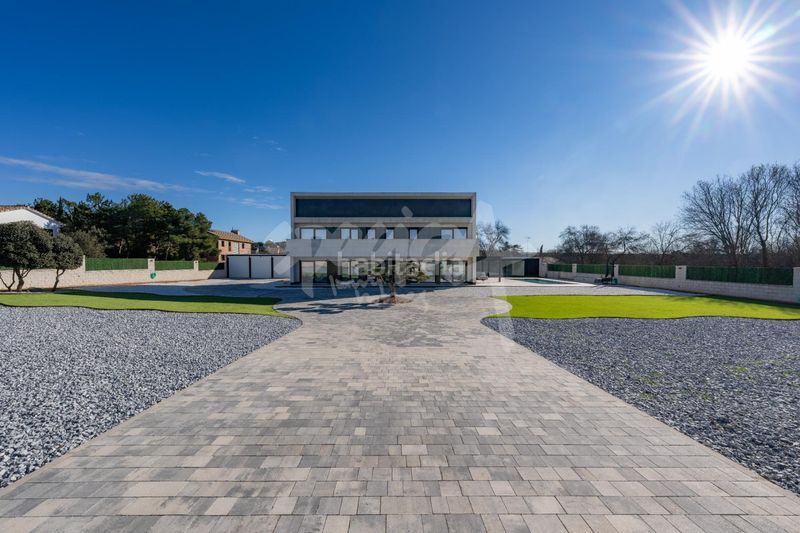 Foto 7aba1c4e-3ef9-4dae-a8ba-779061d17072. Xalet amb aparcament piscina a Colmenarejo