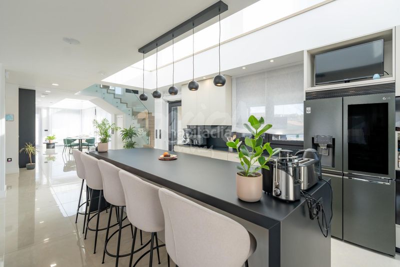 Foto 9deee3a2-bb87-43cc-b3a0-81c31114b8ed. Xalet amb aparcament piscina a Colmenarejo