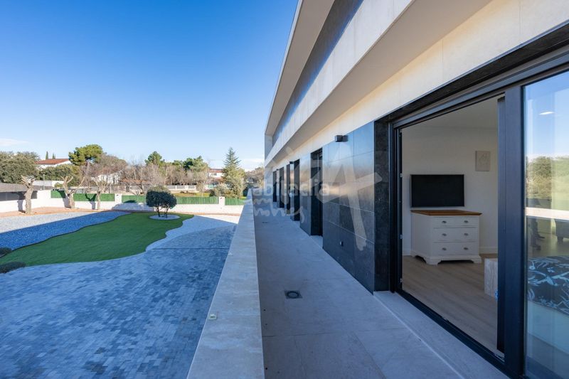 Foto bac6c477-c13c-445a-80df-f358977023dd. Xalet amb aparcament piscina a Colmenarejo