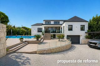 Chalet  Calle guridi. Chalet independiente en parcela de 1.137 m2 con piscina y gran p