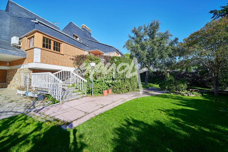 Foto d4ad61de-a29a-49ce-961a-33f7d572f711. Xalet amb calefacció aparcament piscina a La Chopera Rozas de Madrid (Las)