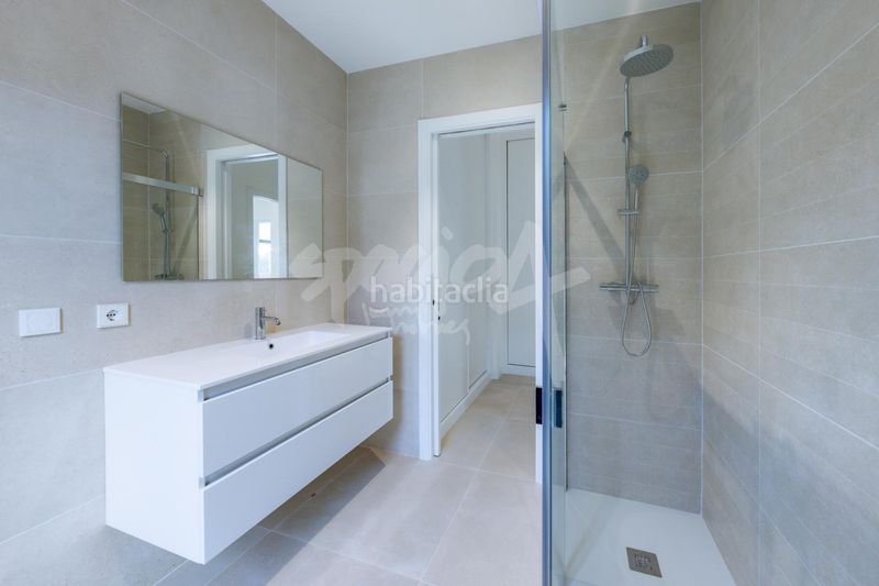 Foto 5e879ec8-f780-4543-a74b-f39cb96cb436. Xalet amb piscina a Las Lomas Boadilla del Monte