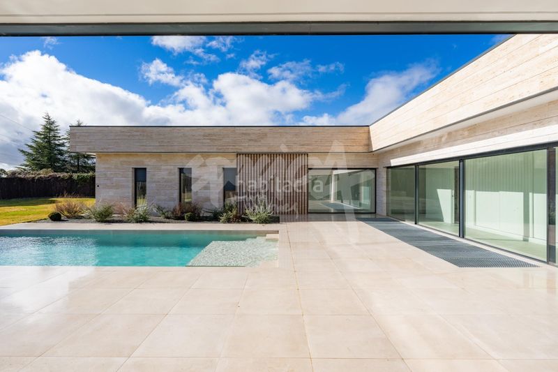 Foto 9e45687a-82b1-4825-abf1-f6d24e2ee613. Xalet amb piscina a Las Lomas Boadilla del Monte