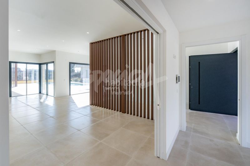 Foto adf4c5d7-b022-4272-b87a-aaed0822a8e9. Xalet amb piscina a Las Lomas Boadilla del Monte