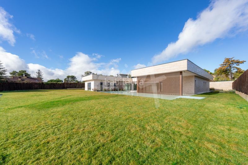 Foto b184e938-e76d-4434-a6f4-288bd94d1fee. Xalet amb piscina a Las Lomas Boadilla del Monte