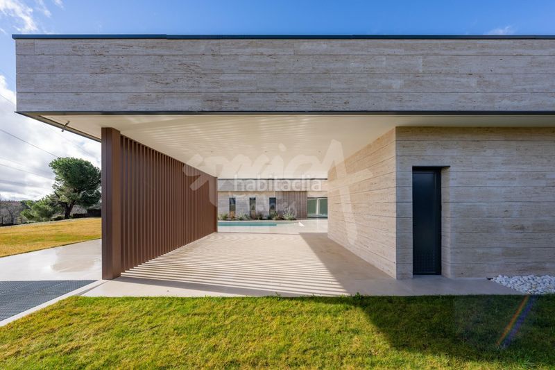 Foto b6abce7d-7054-4d90-be41-c7c96638de3e. Xalet amb piscina a Las Lomas Boadilla del Monte