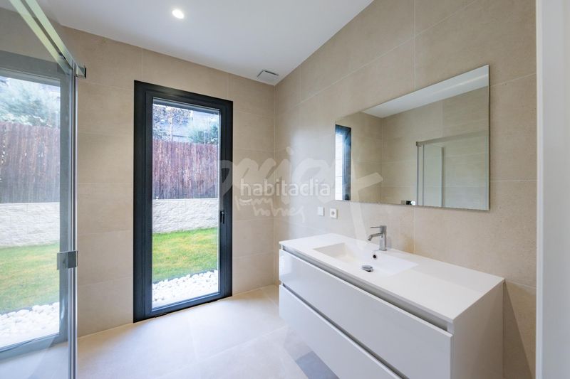 Foto baf0d97d-9967-4333-9a5a-491a1bb4dfa5. Xalet amb piscina a Las Lomas Boadilla del Monte