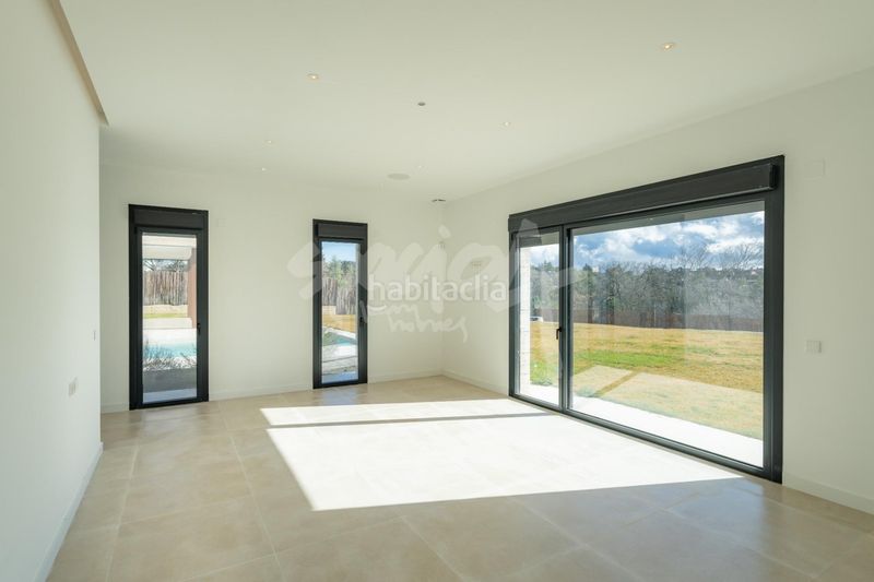 Foto efb8521a-a381-462a-a158-4b2441875718. Xalet amb piscina a Las Lomas Boadilla del Monte