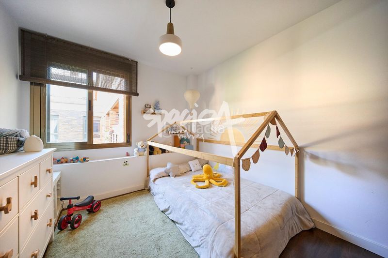 Foto 391c4ddc-8f1c-4024-b37b-7e932561e94f. Pis amb calefacció aparcament piscina a El Pinar-Punta Galea Rozas de Madrid (Las)