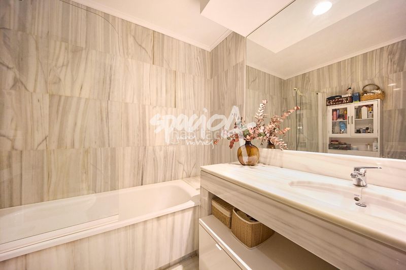 Foto a84590b7-b084-431f-91c3-d4fef8ee306f. Pis amb calefacció aparcament piscina a El Pinar-Punta Galea Rozas de Madrid (Las)