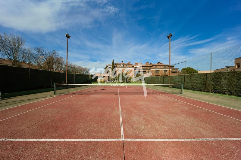 Foto bc27381b-5389-4ea8-a543-4aa4784733d3. Pis amb calefacció aparcament piscina a El Pinar-Punta Galea Rozas de Madrid (Las)