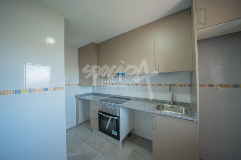 Foto b6812f50-cfb9-4bc0-8e73-0a9c762a47d3. Etagenwohnung mit heizung parking in Méntrida
