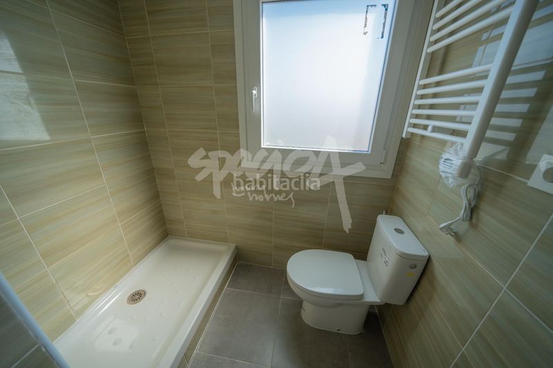Foto b8fcd070-15ff-4b58-9ec9-70ee336463ce. Etagenwohnung mit heizung parking in Méntrida